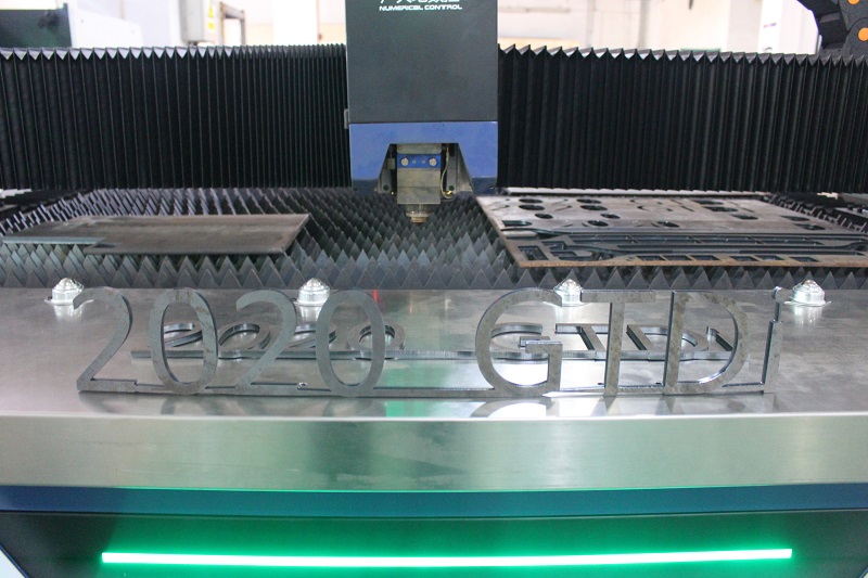 气压对光纤激光切割机的影响