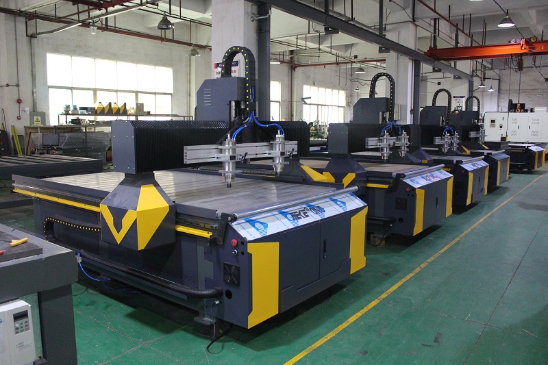 防雾PC镜片切割机定制 6163银河数控助力医护行业提高产能