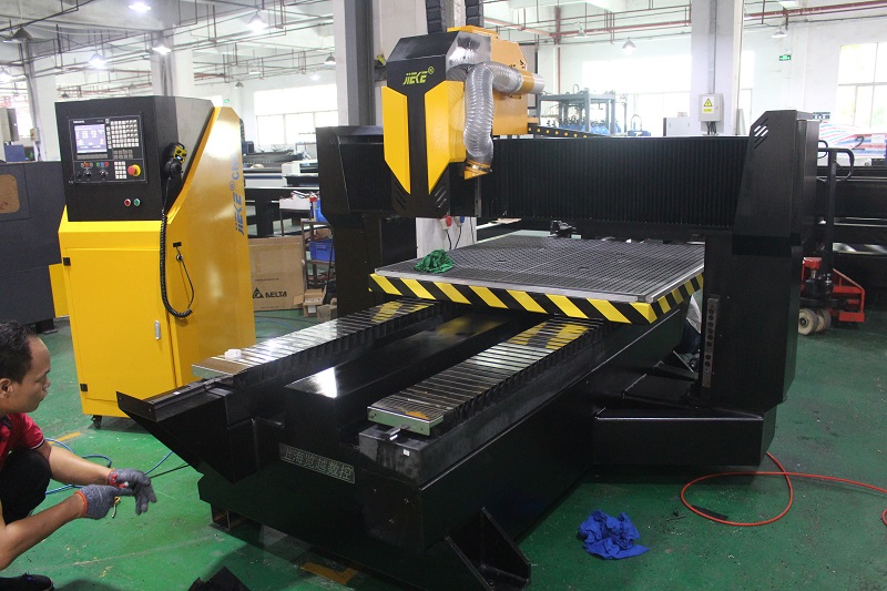 杰克铝板雕刻机 销售结束6163银河的服务才刚开始